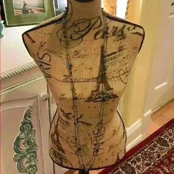 Beautiful New Condition Necklaces OS - Picture 1 of 5